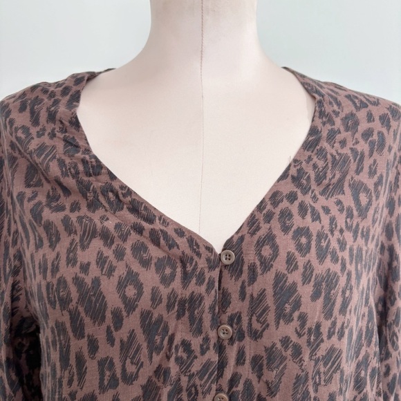 🌷SALE Cloth & Stone Bella Dahl Leopard Print Tie Front Top Size XS Oversized - Picture 6 of 15